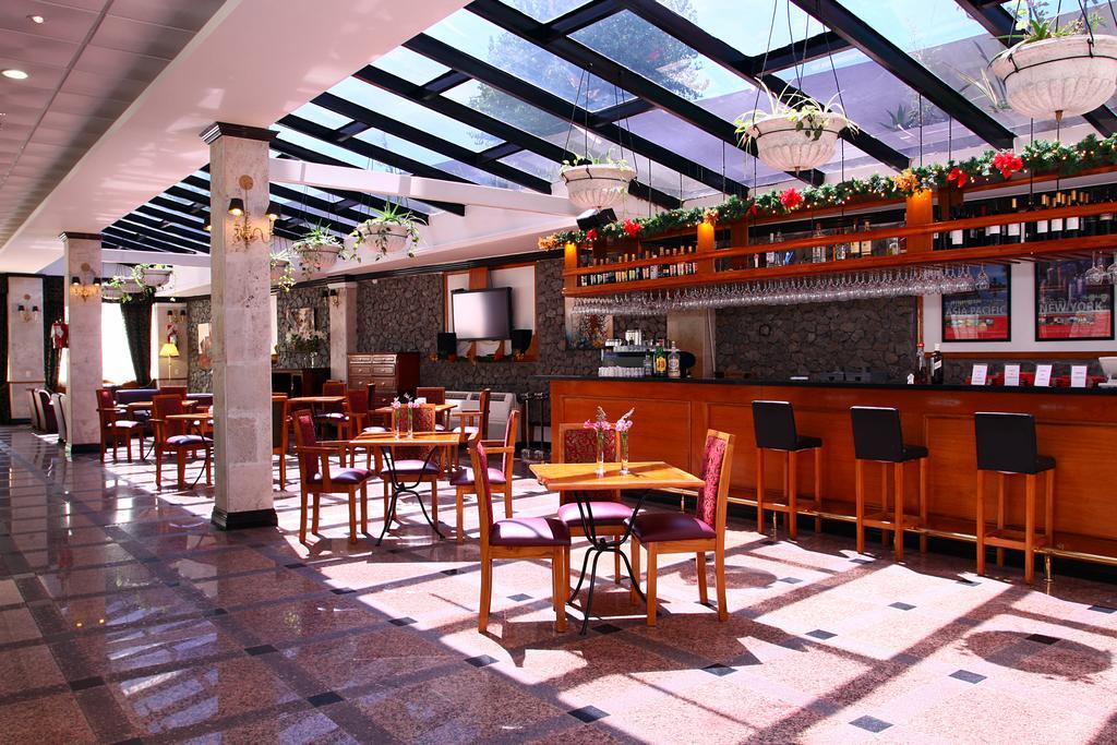 Ramada By Wyndham Buenos Aires Hotel Vicente Lopez Restaurant photo