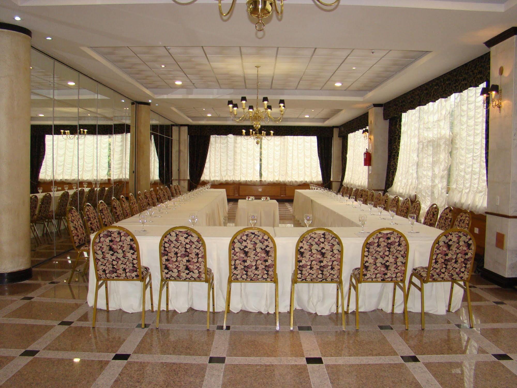 Ramada By Wyndham Buenos Aires Hotel Vicente Lopez Exterior photo